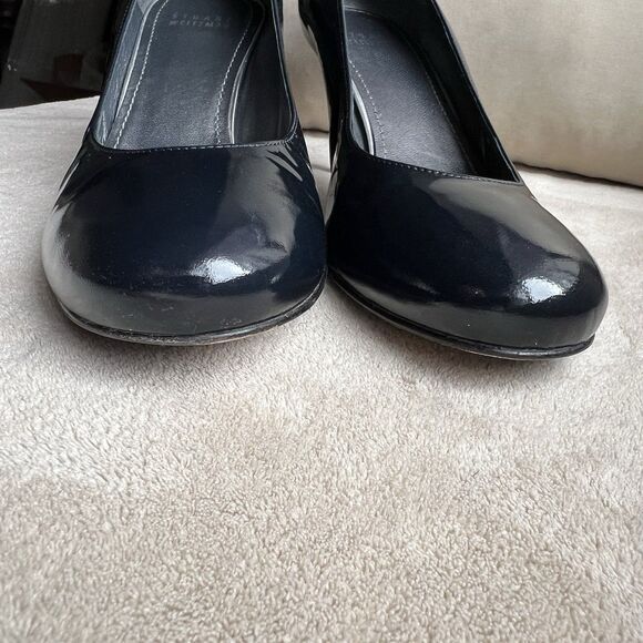 Stuart Weitzman Dark Navy Blue Patent Leather Heel Pumps Women 7.5 W Rounded Toe - Picture 8 of 15